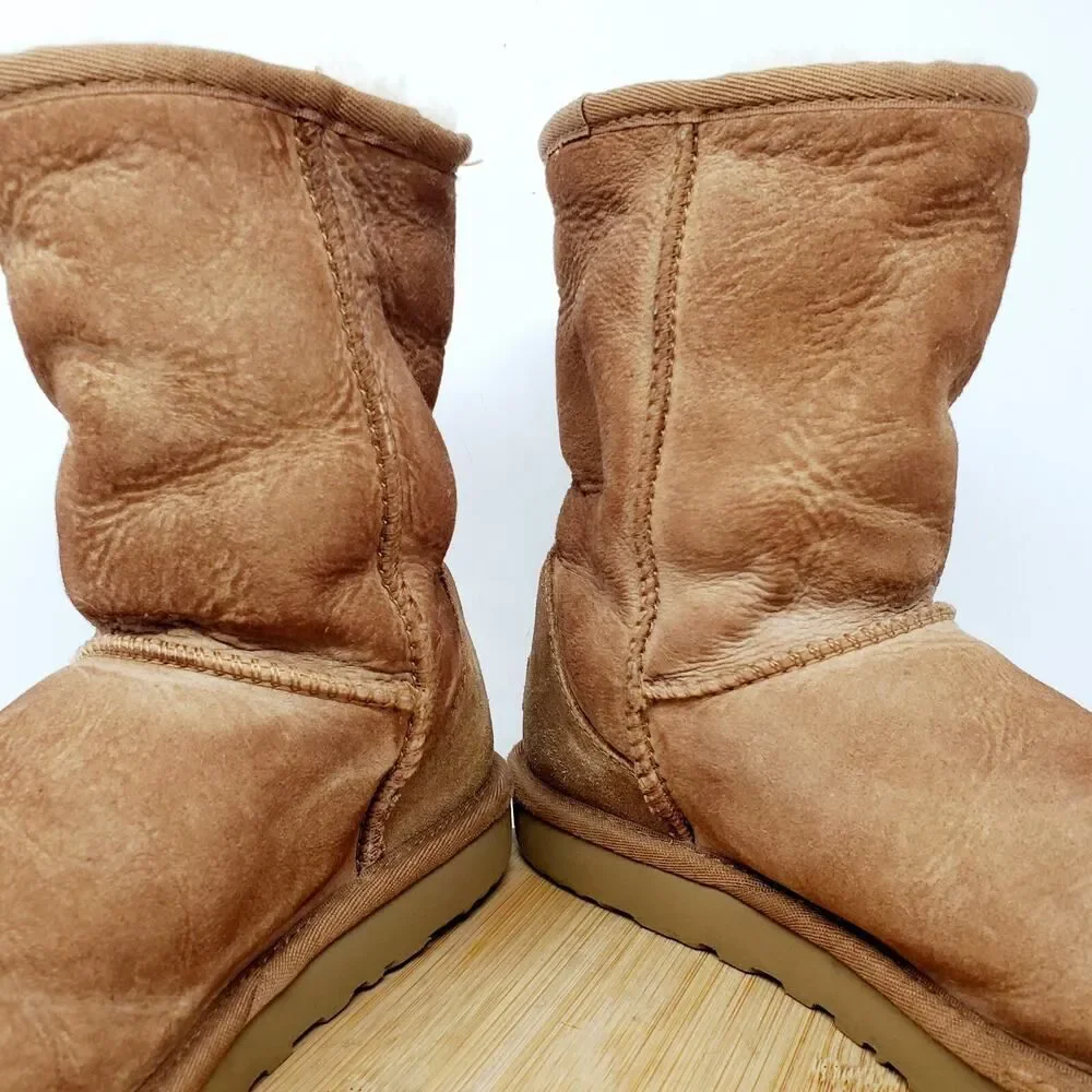 UGG‎ Classic Short II Boots Women 6 Brown Suede Shearling Lined Shoes Distressed